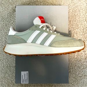 NWT ADIDAS RUN 70s Sneaker - w8 - Green